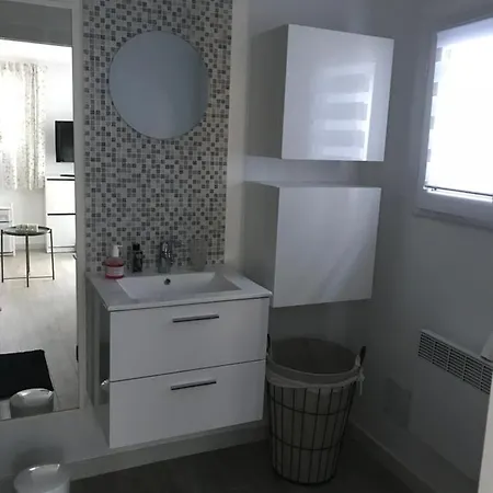 Les Fleurs Nocleg ze śniadaniem 3*